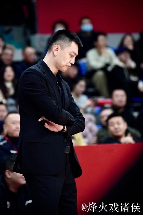 打工人不容易!山东小伙终于正名,用3个字表达心声,获杨鸣认可 打工人不容易!山东小伙终于正名,用3个字表达心声,获杨鸣认可