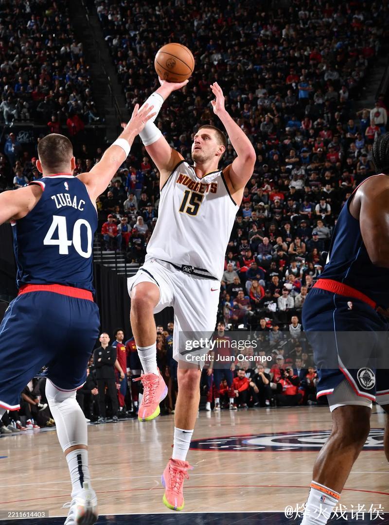 小卡复出助力快船大胜老鹰 约基奇46+10率掘金力克马刺 小卡复出助力快船大胜老鹰 约基奇46+10率掘金力克马刺