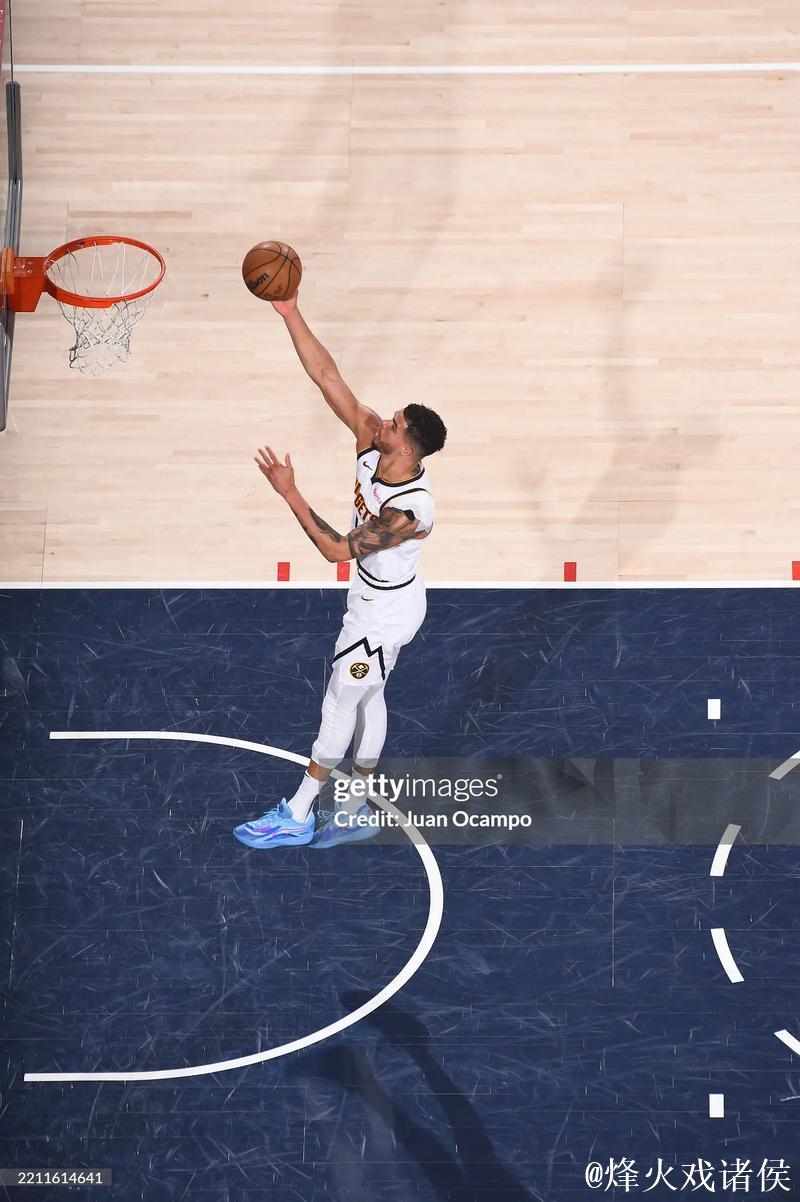 小卡复出助力快船大胜老鹰 约基奇46+10率掘金力克马刺 小卡复出助力快船大胜老鹰 约基奇46+10率掘金力克马刺